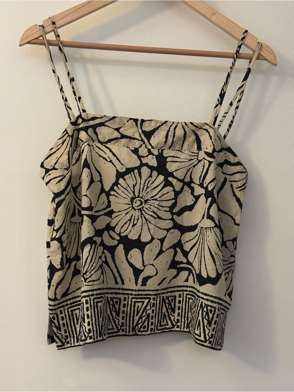 Evereve Floral Cami Tank Top Medium Black Beige Boho Square Neck